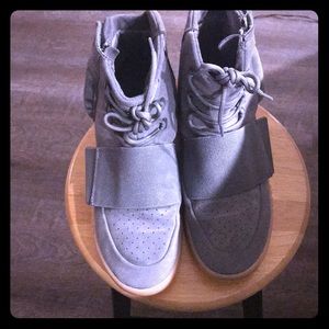 Fashion shoes 8.5 Us .. amazing !